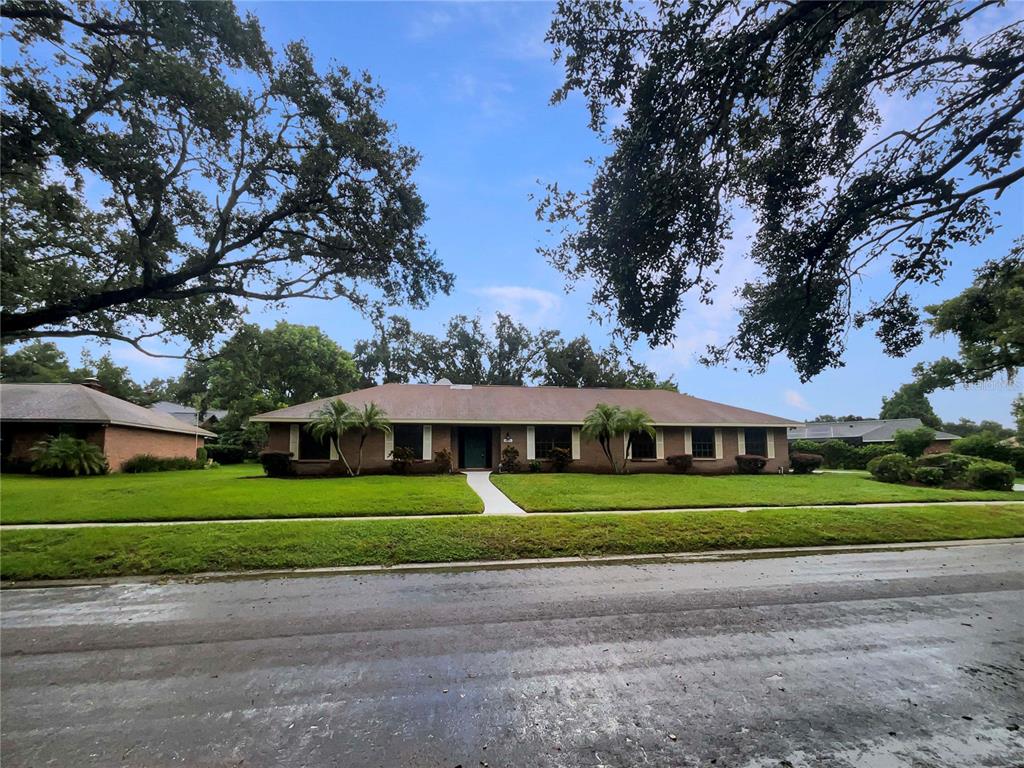 2715 GOLF HEIGHTS CIRCLE