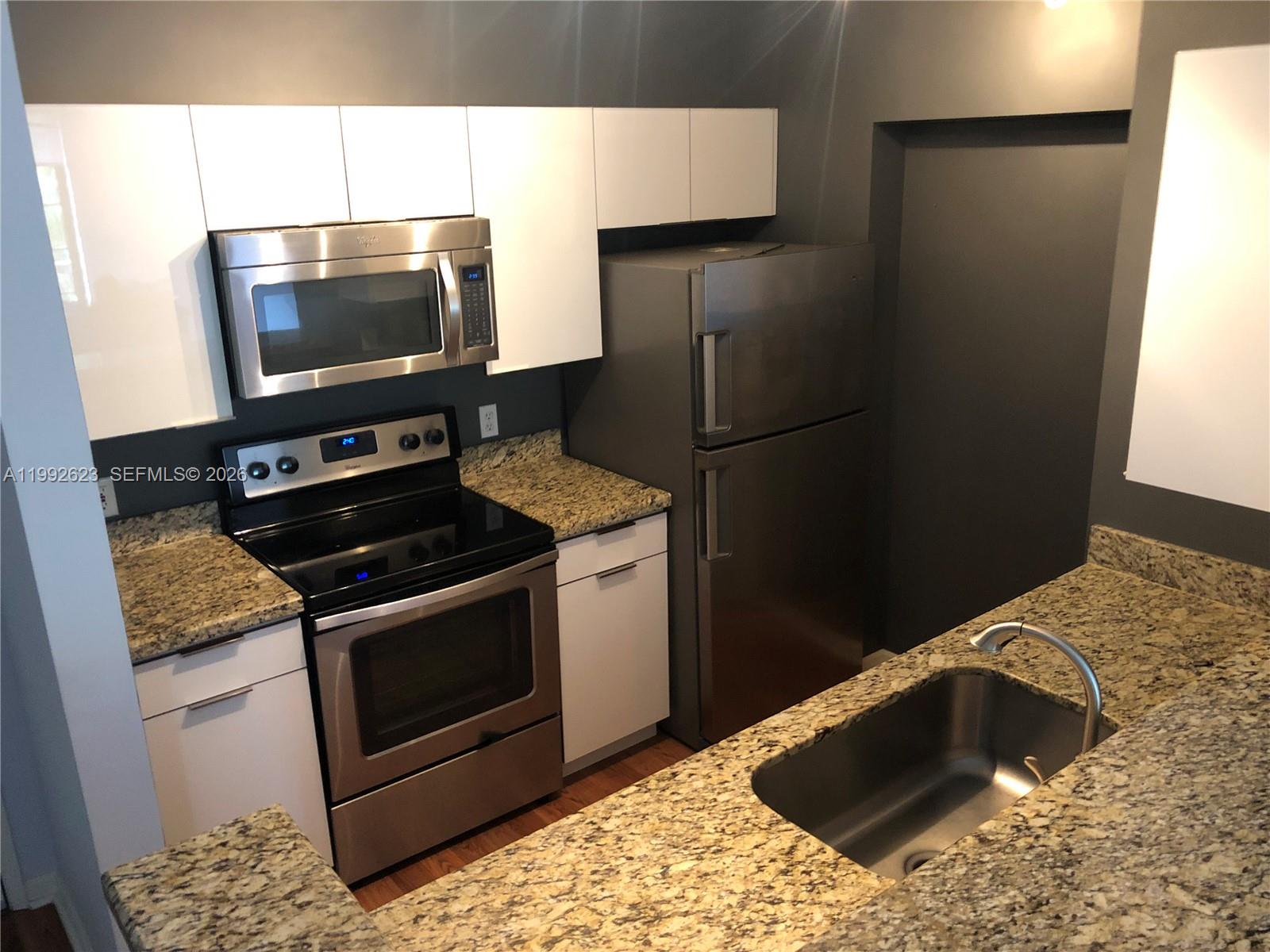 1900 Van Buren St # 411B, Hollywood FL 33020