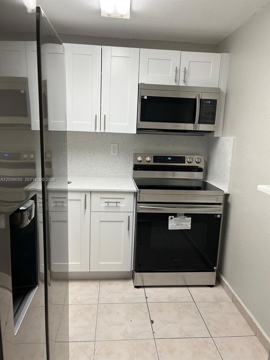 666 W 81st St # 318, Hialeah FL 33014