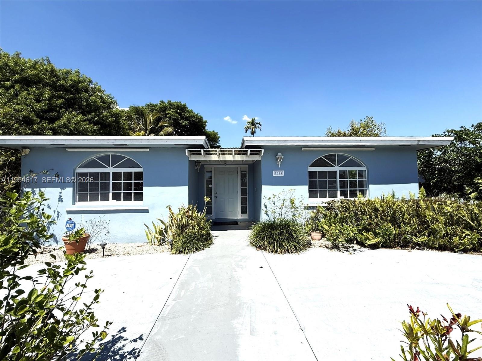 9825 SW 54th St, Miami FL 33165