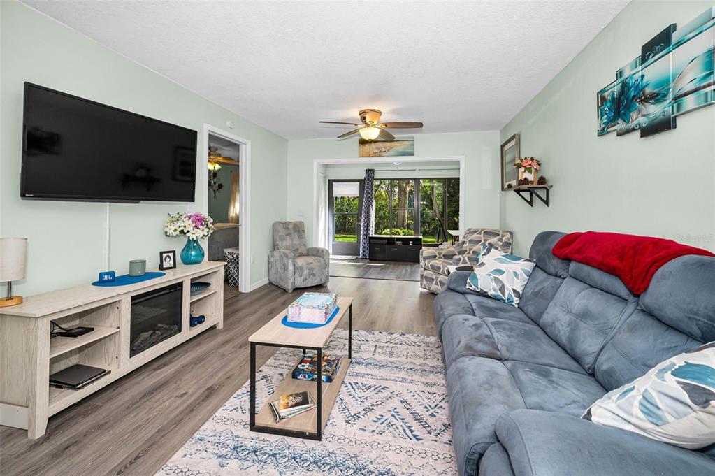 1175 MISSION CIRCLE UNIT 1175, CLEARWATER, FL — photo 3 of 30