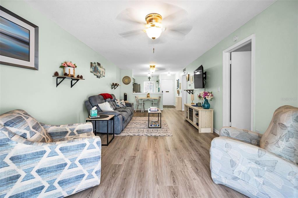 1175 MISSION CIRCLE UNIT 1175, CLEARWATER, FL — photo 4 of 30