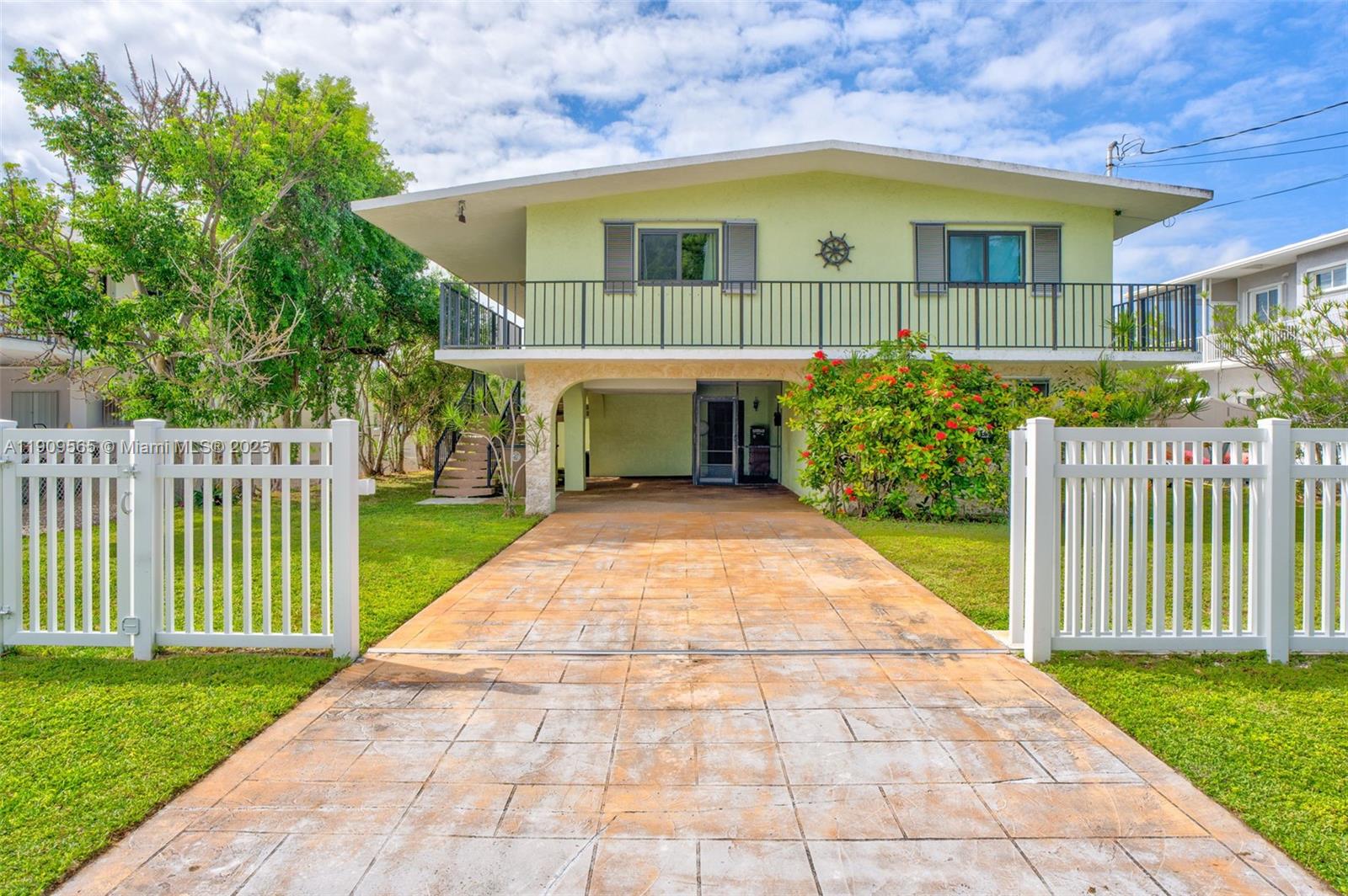 877 Ellen Dr., Key Largo FL 33037
