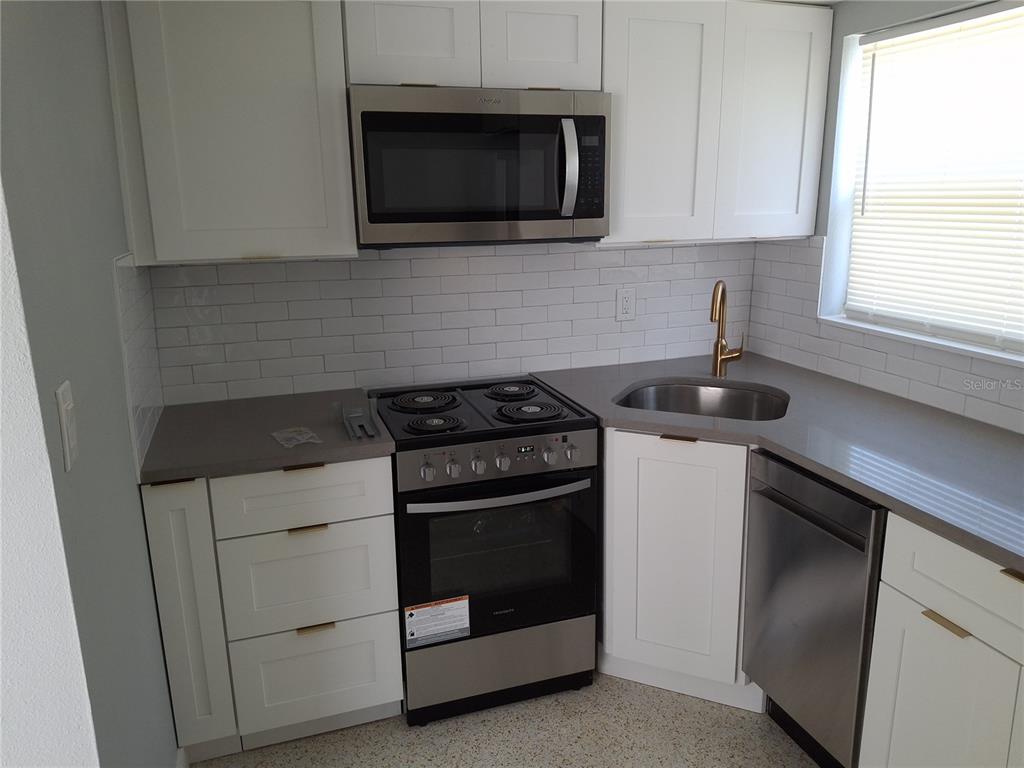 11355 3RD STREET E, TREASURE ISLAND, FL — photo 3 of 14