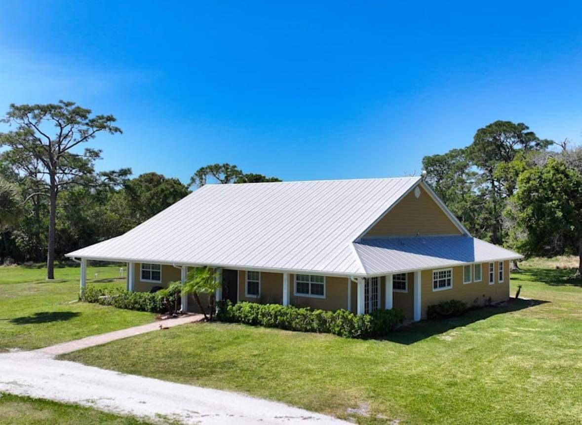 6045 21st Street SW, Vero Beach FL 32968
