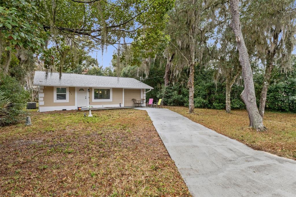 690 E JACKSON AVENUE, MOUNT DORA, FL — photo 2 of 25