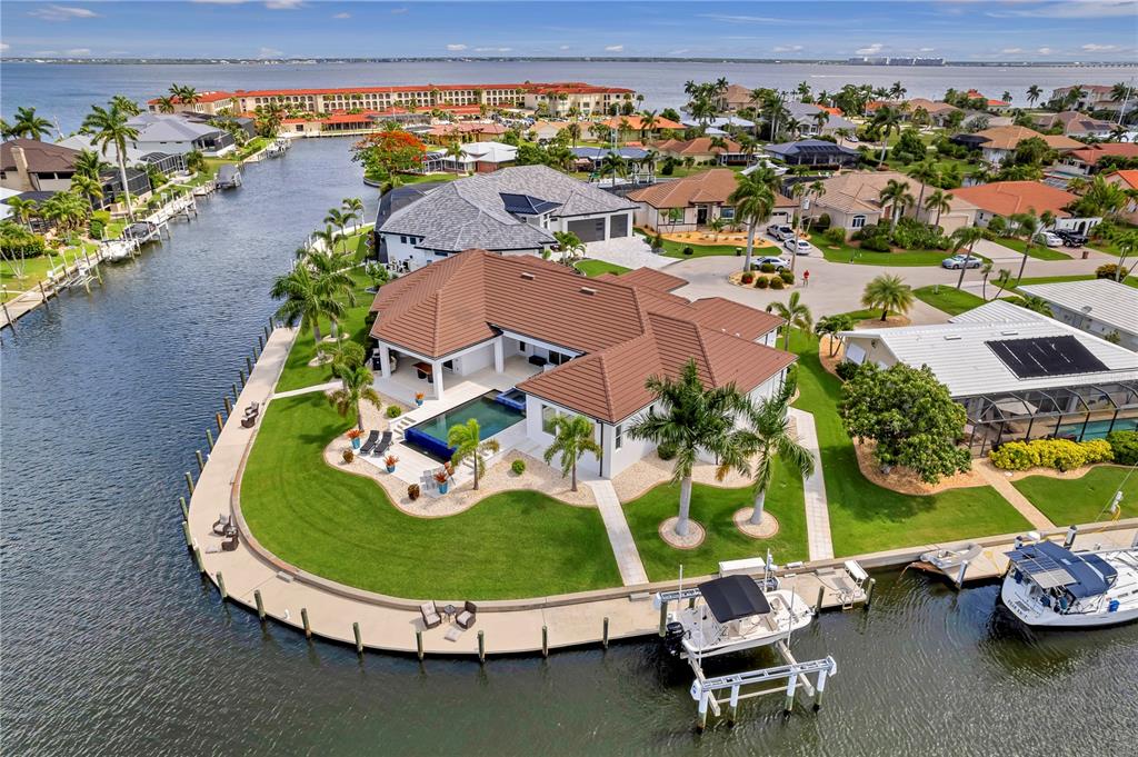 2795 BAY COURT