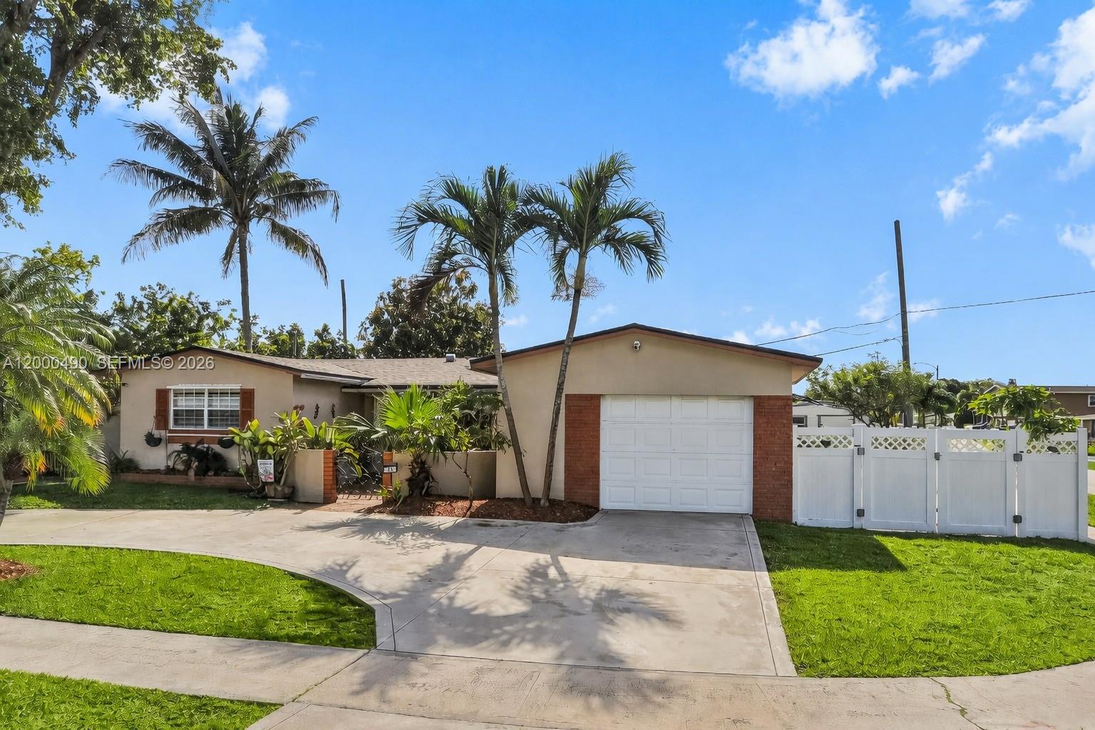 600 SW 67th Ave, Pembroke Pines FL 33023