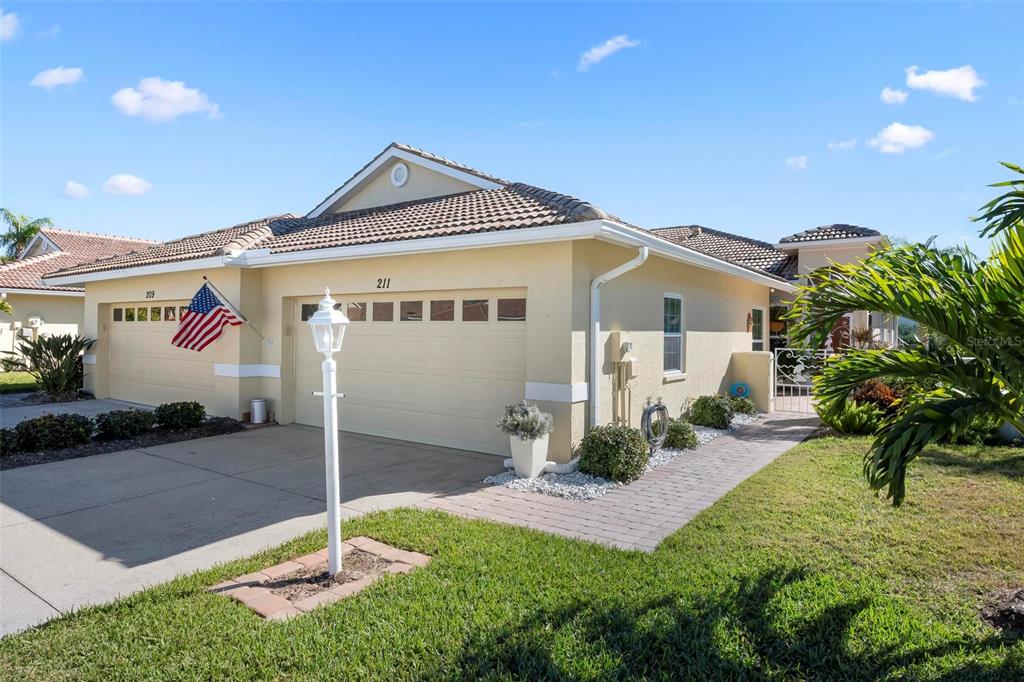 211 VISTA DEL LAGO WAY