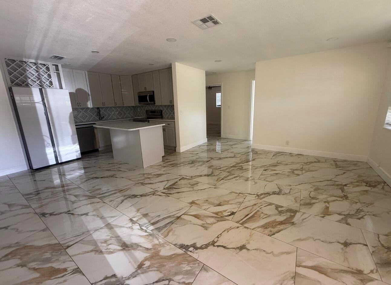2122 NE 1st Street, Boynton Beach FL 33435