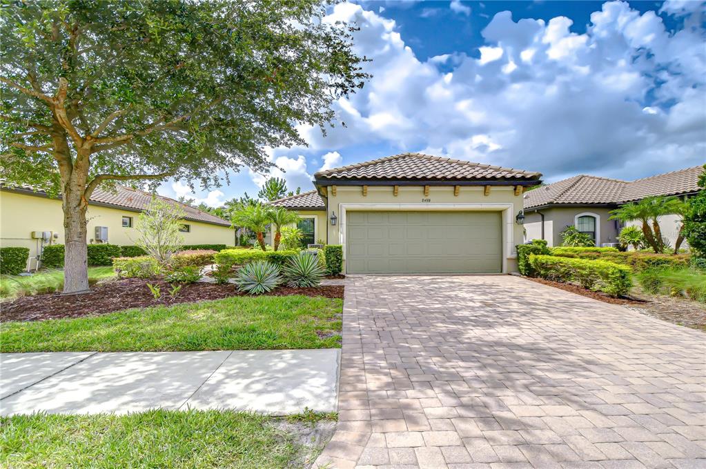 8433 ALBERATA VISTA DRIVE
