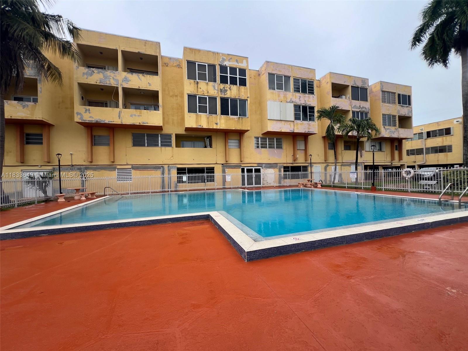 1555 W 44th Pl # 103, Hialeah FL 33012