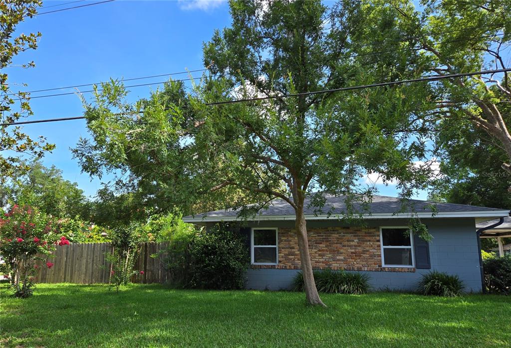 3709 NE 4TH STREET