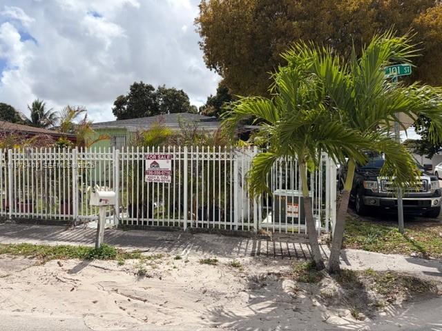 2994 NW 101st St, Miami FL 33147