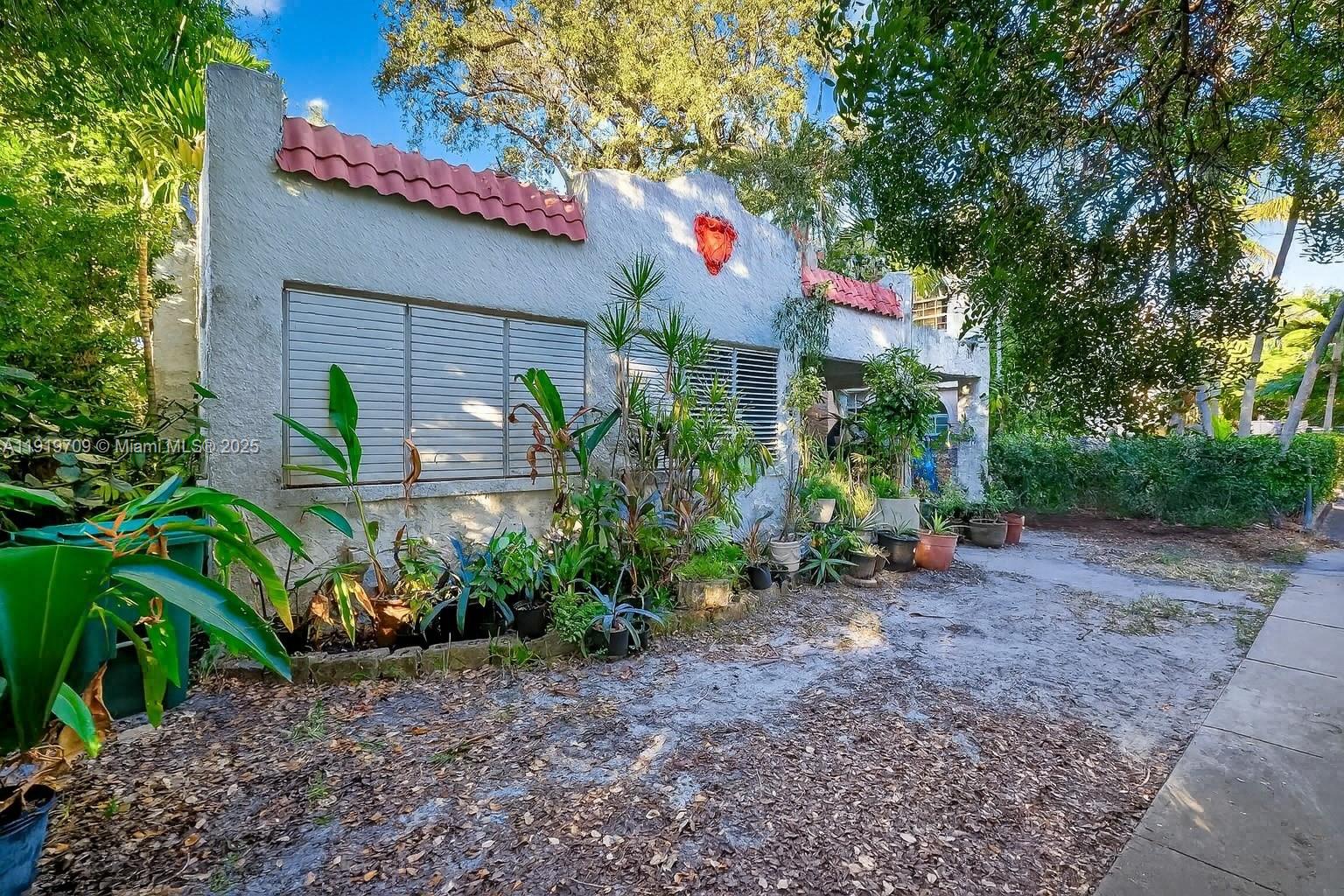 135 NE 43rd St, Miami FL 33137