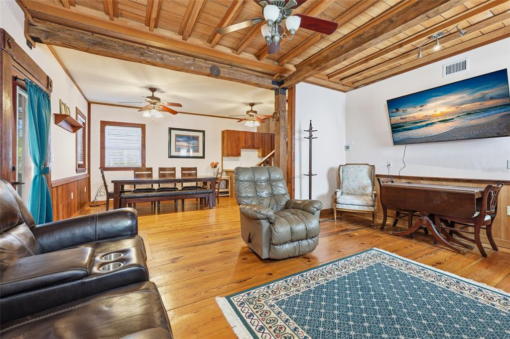 317 CEDAR STREET NE, STEINHATCHEE, FL — photo 5 of 30