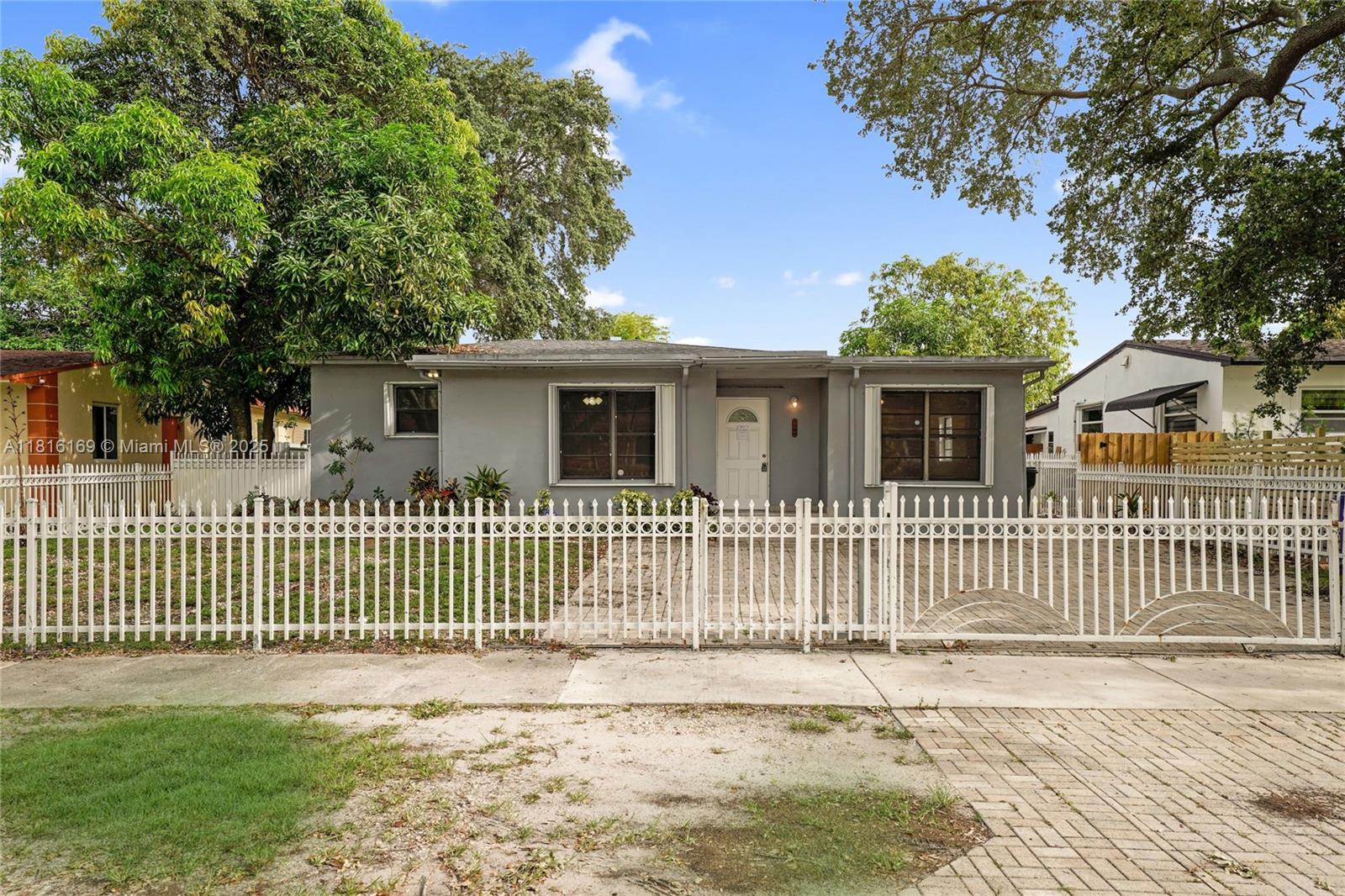 1104 NE 157th St, North Miami Beach FL 33162