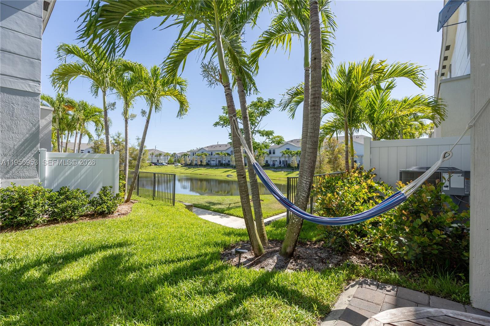 369 NW 8th Ct, Pompano Beach FL 33060