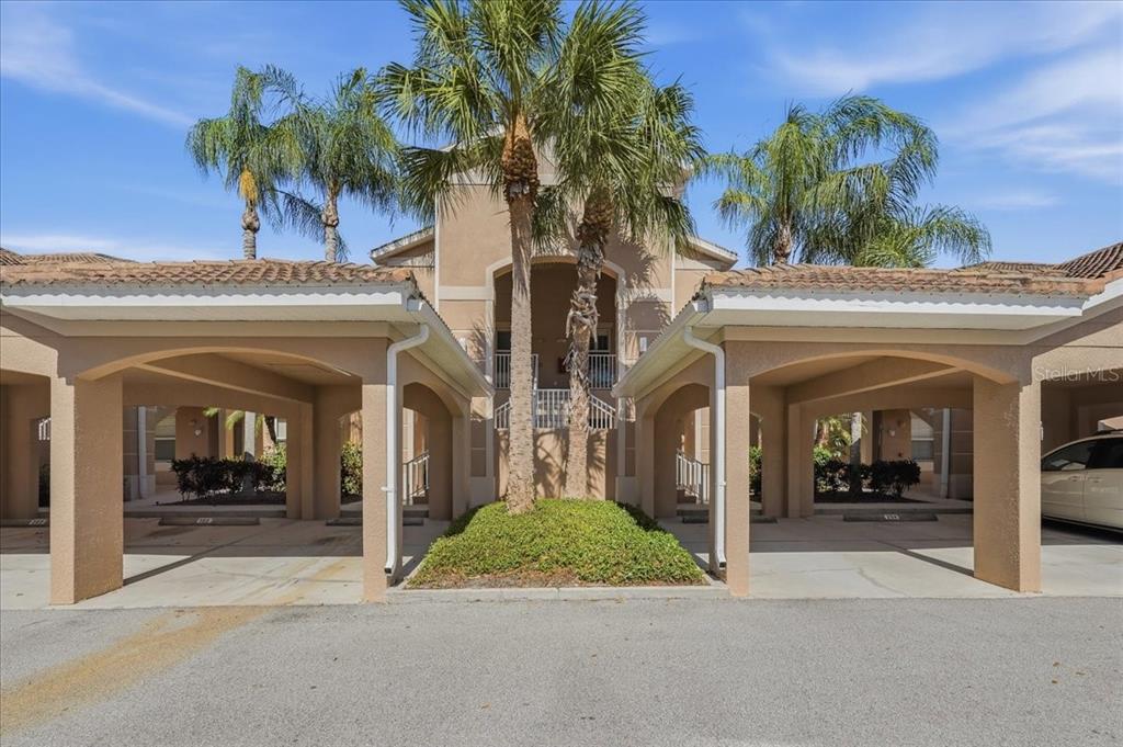 819 FAIRWAYCOVE LANE UNIT 204