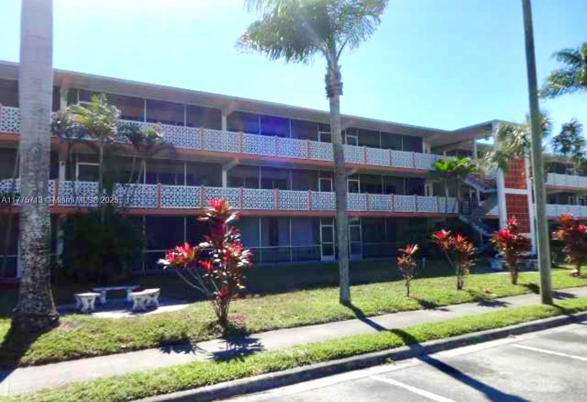 1450 NE 170th St # 306, North Miami Beach FL 33162