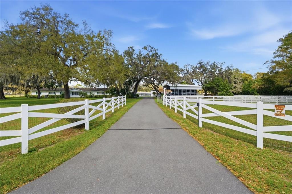 9449 ROBERTS ROAD, ODESSA, FL — photo 4 of 30