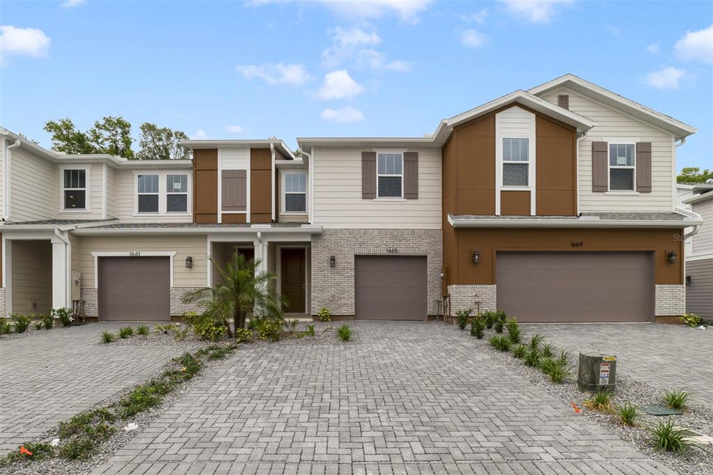 1665 GREENLEAF WOODS COVE