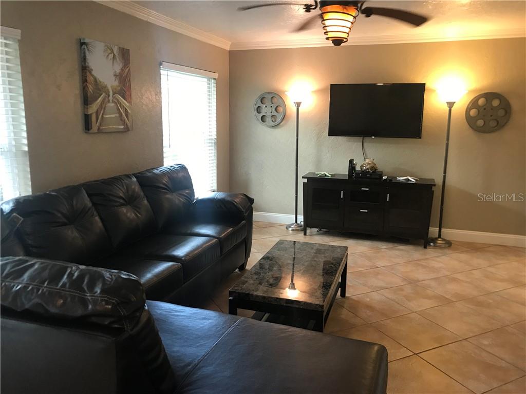 6108 10TH AVENUE W, BRADENTON, FL — photo 3 of 25