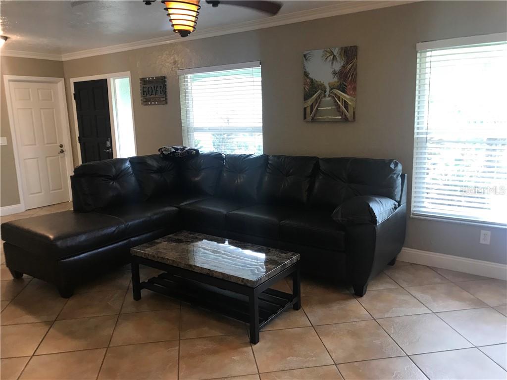 6108 10TH AVENUE W, BRADENTON, FL — photo 4 of 25