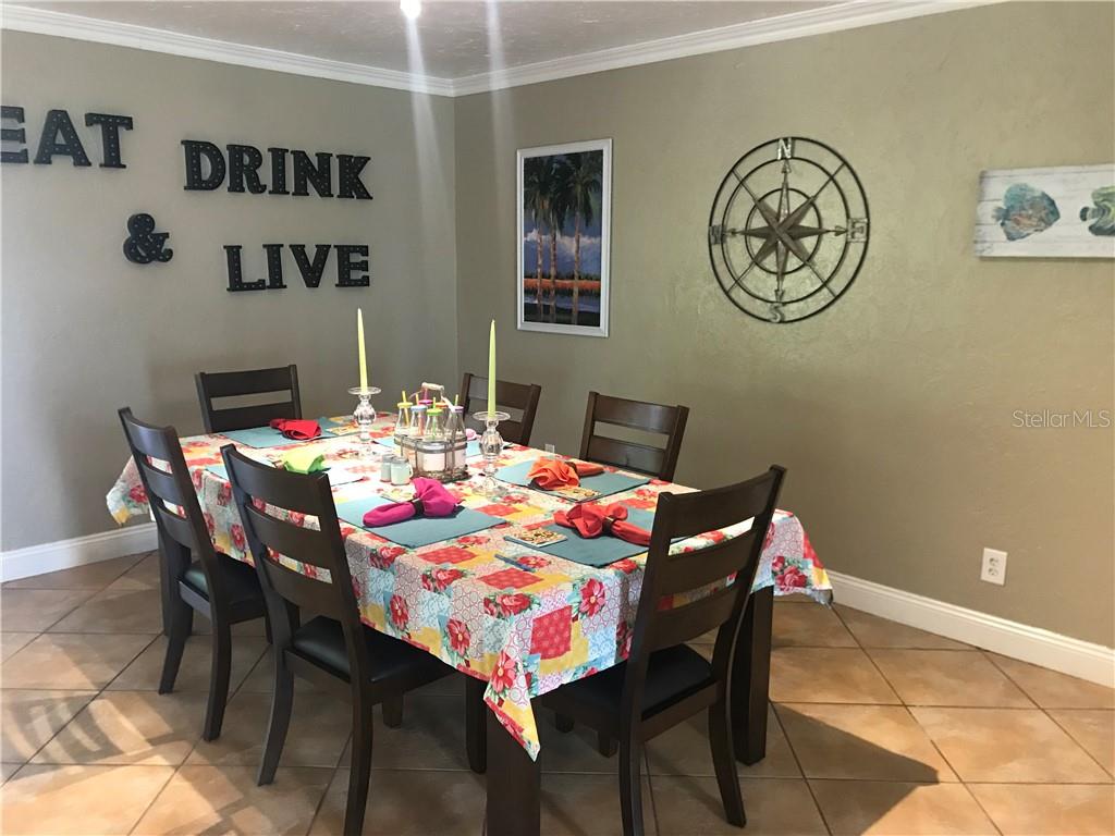 6108 10TH AVENUE W, BRADENTON, FL — photo 5 of 25
