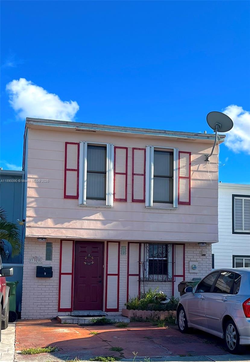 1320 W 71st St, Hialeah FL 33014