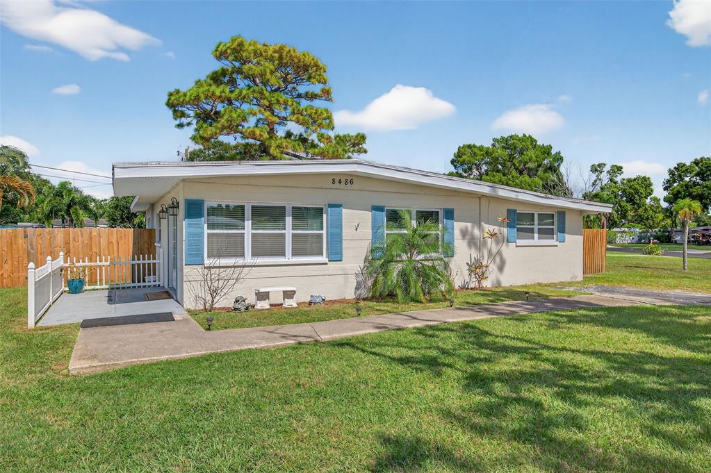 8486 PELICAN LANE