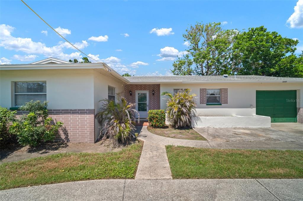 2502 TROPICAL SHORES DRIVE SE