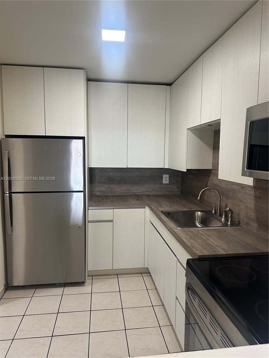 1075 W 68th St # 309, Hialeah FL 33014