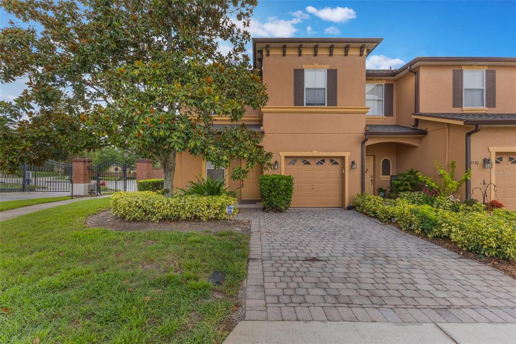 2540 RETREAT VIEW CIRCLE