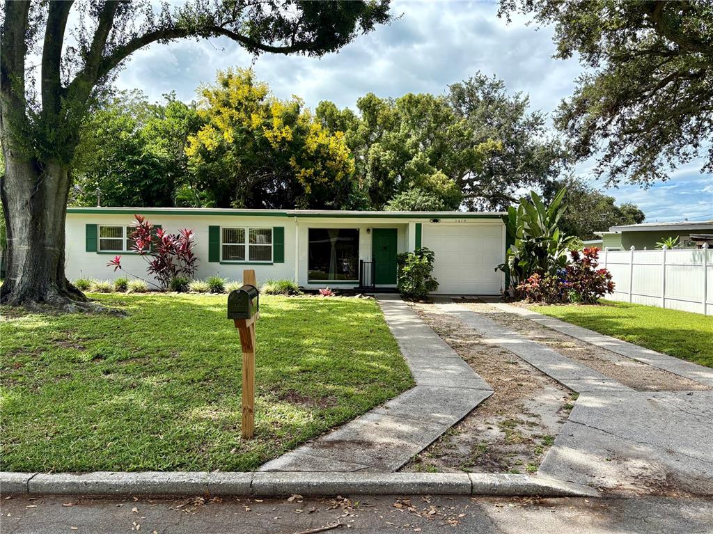 1613 CRYSTAL COURT E