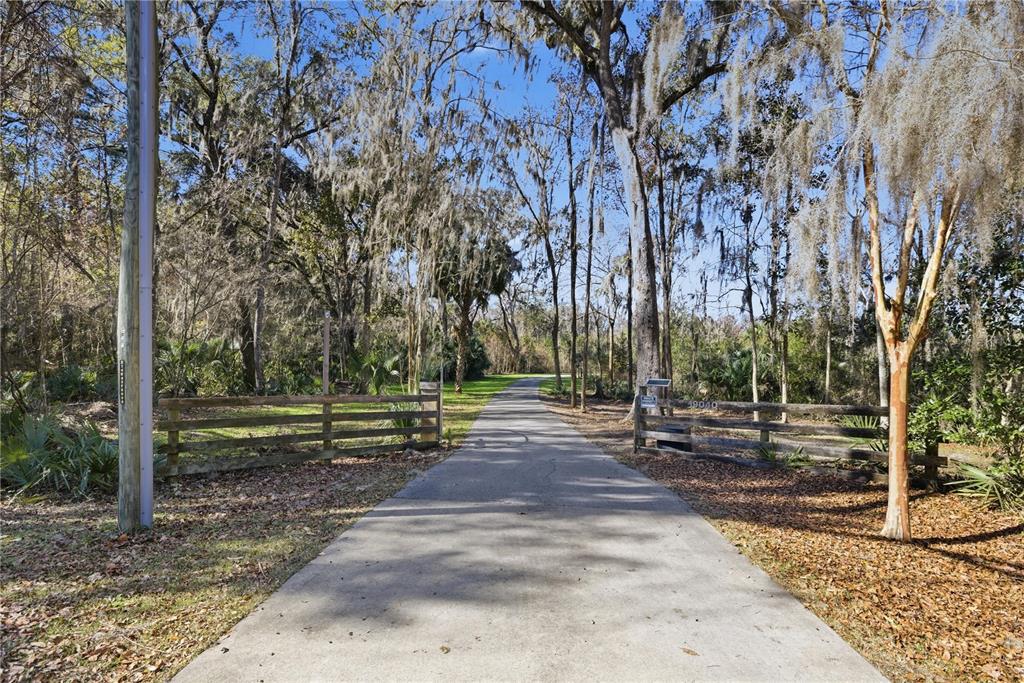 19040 NW 88TH AVENUE ROAD, REDDICK, FL — photo 3 of 30
