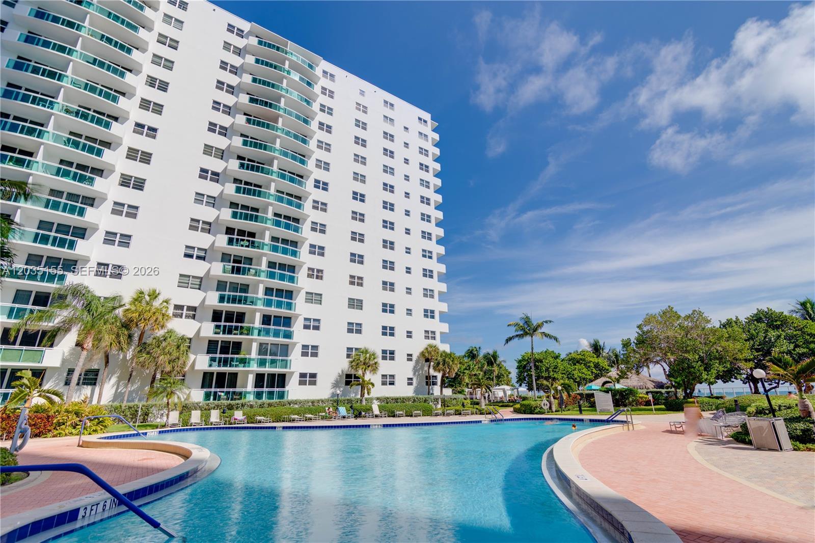 3001 S Ocean Dr # 1415, Hollywood FL 33019