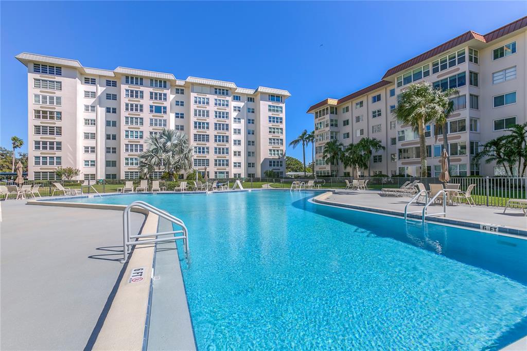 632 EDGEWATER DRIVE UNIT 537, DUNEDIN, FL — photo 2 of 28