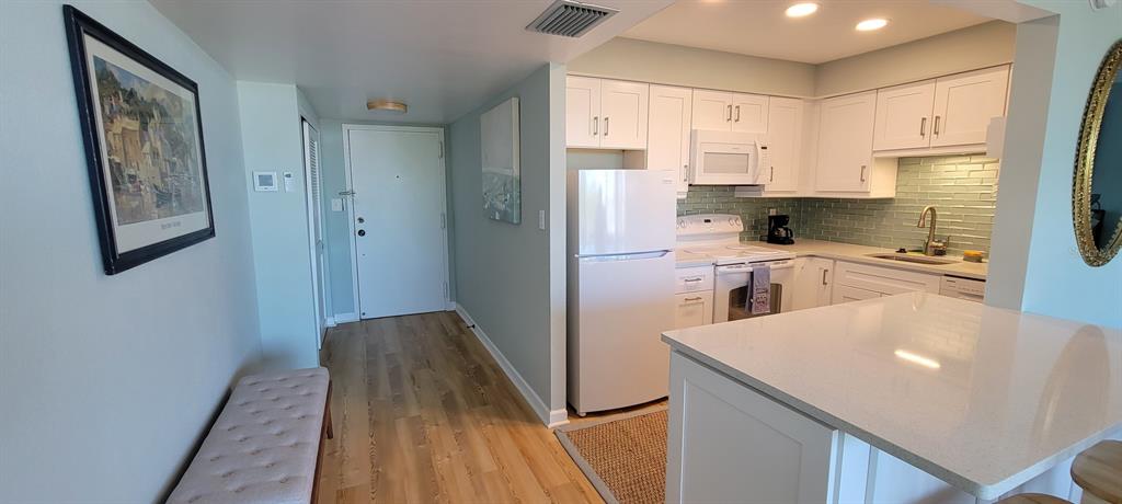 632 EDGEWATER DRIVE UNIT 537, DUNEDIN, FL — photo 4 of 28