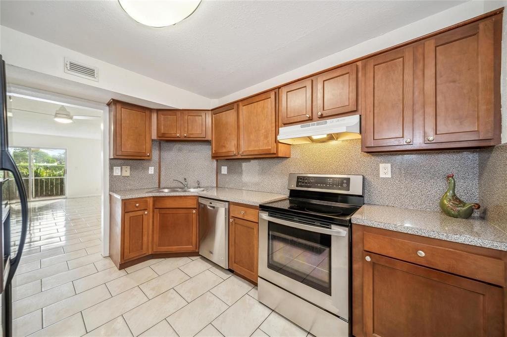 kitchen — CORAL SPRINGS, FL
