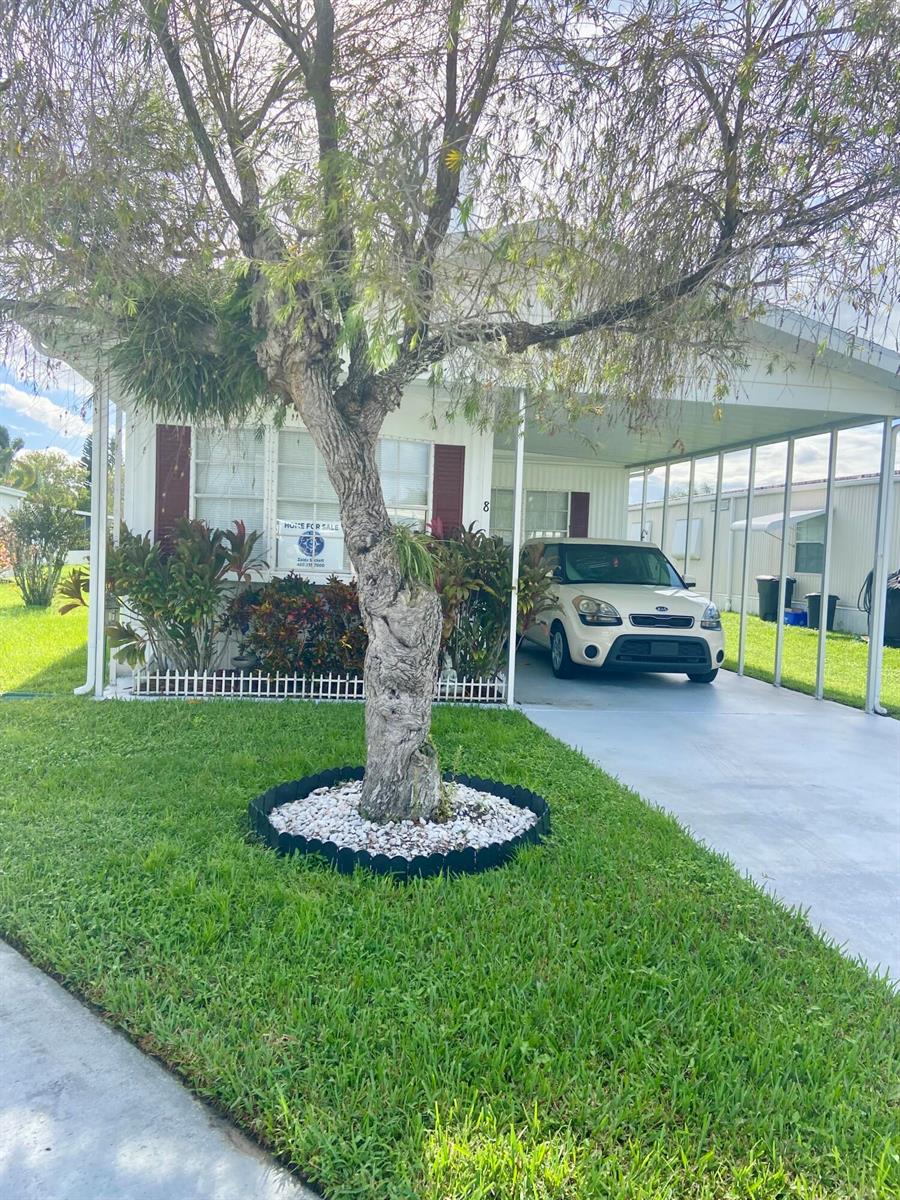 8 Florencia Ln, Port St. Lucie FL 34952