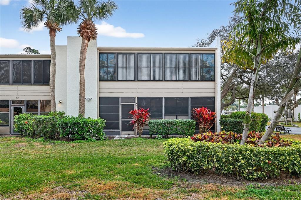 521 LAKESIDE DRIVE UNIT 521, BRADENTON, FL — photo 2 of 30