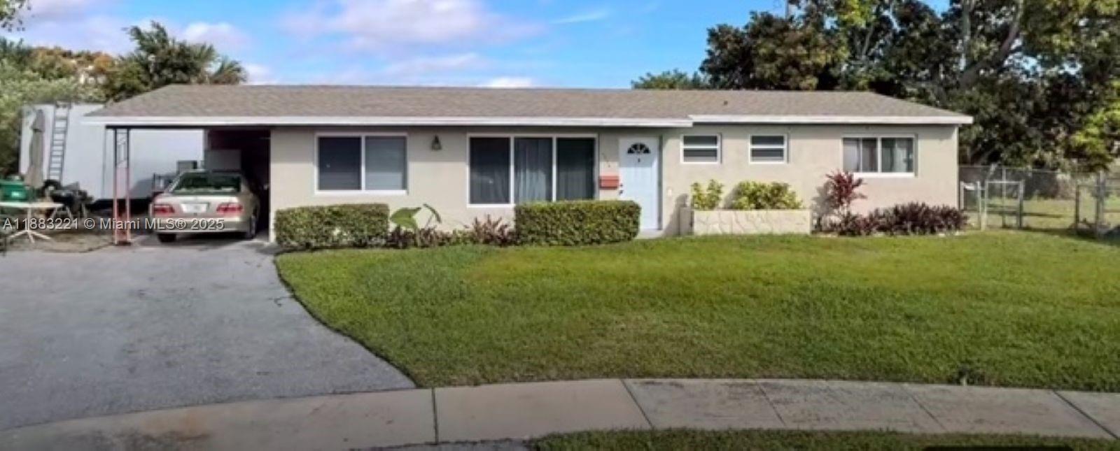 1556 N 24th Ct, Riviera Beach FL 33404