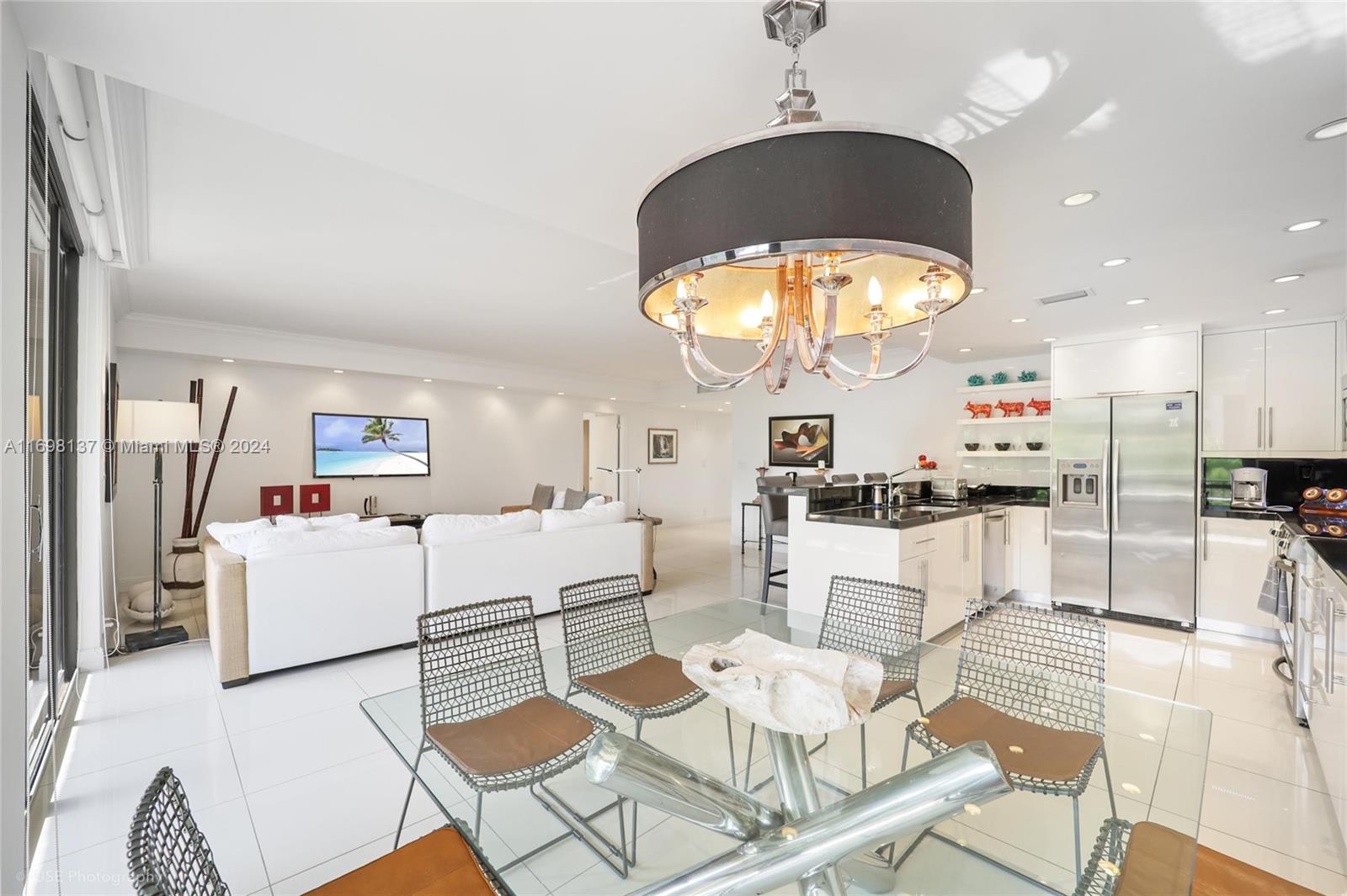 Dining area — KEY BISCAYNE, FL