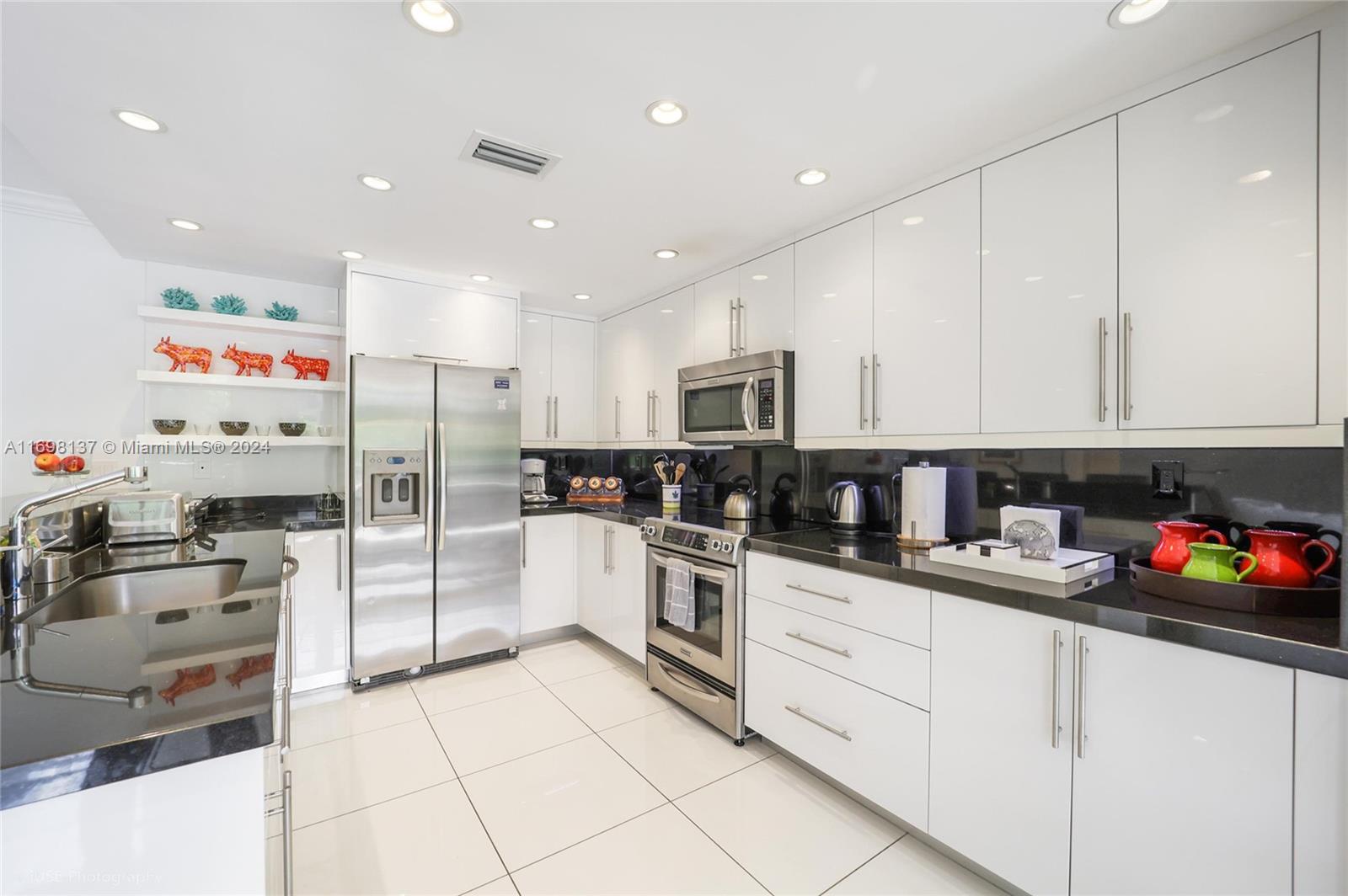 KItchen — KEY BISCAYNE, FL