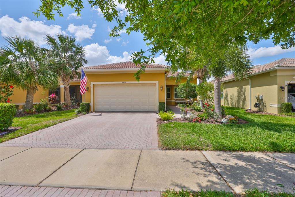4811 SANDY GLEN WAY