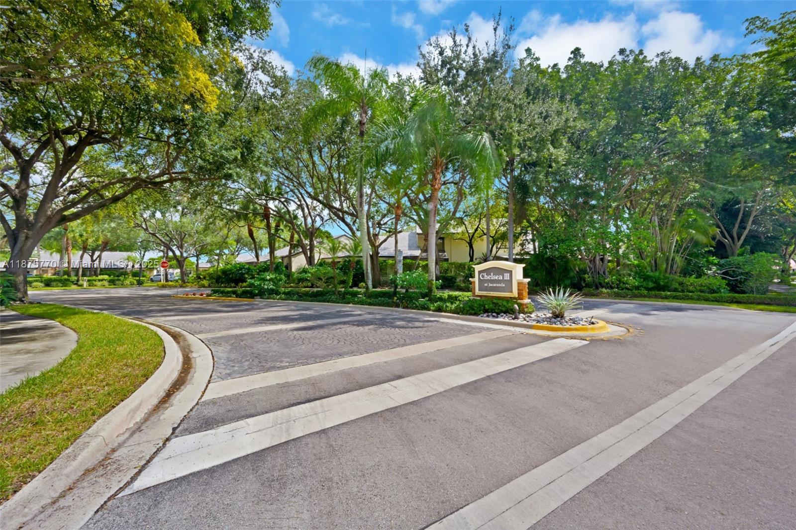 200 NW 97th Ave, Plantation FL 33324