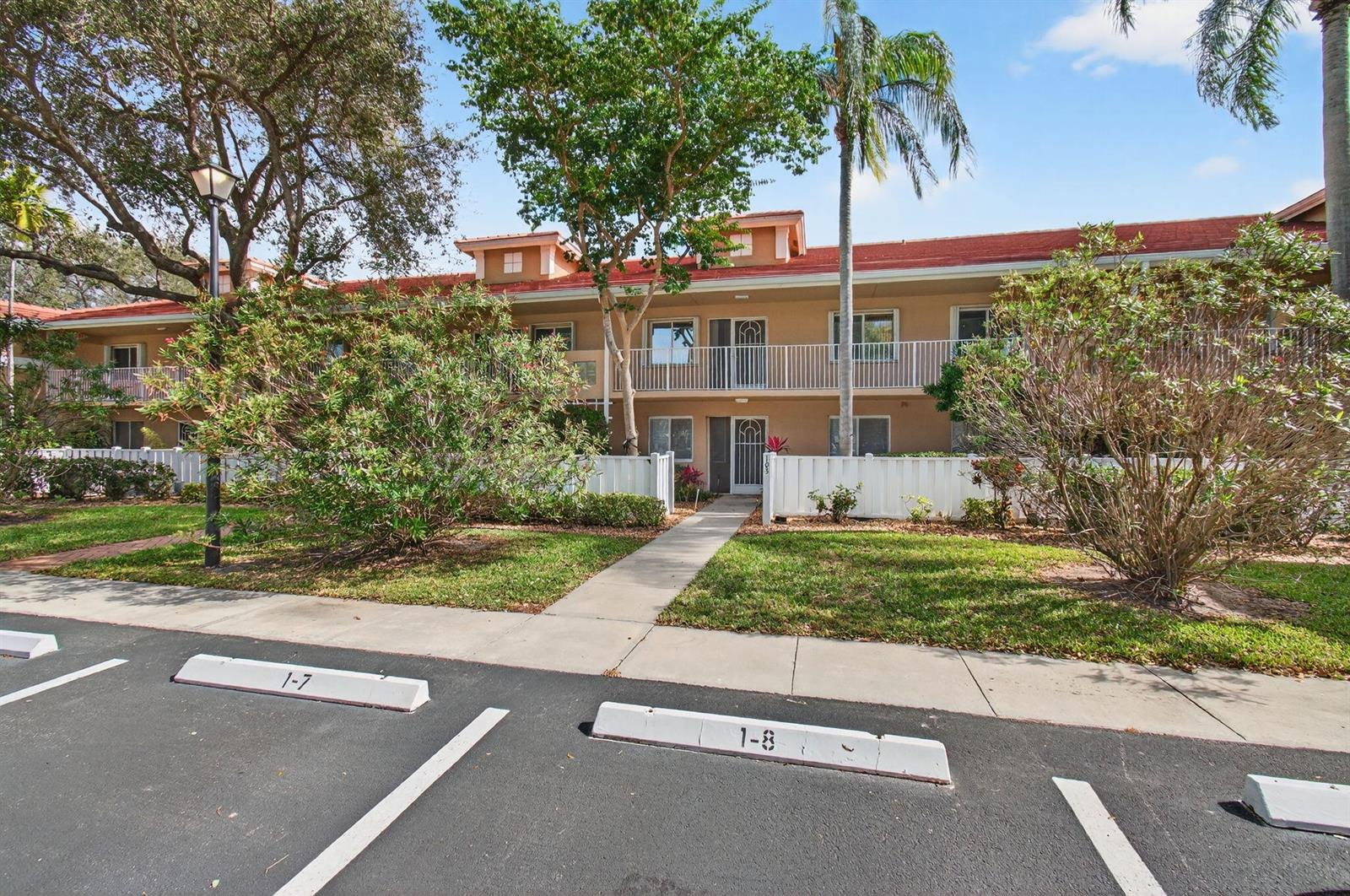 5876 Regal Glen Drive # 203, Boynton Beach FL 33437