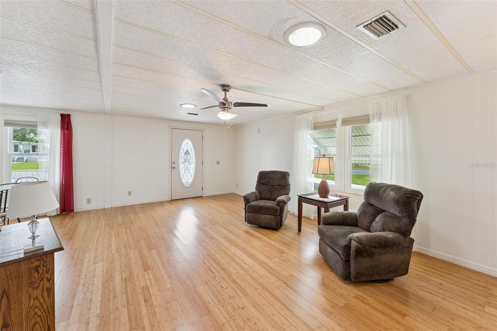 314 LAKEVIEW DRIVE, OSTEEN, FL — photo 4 of 19