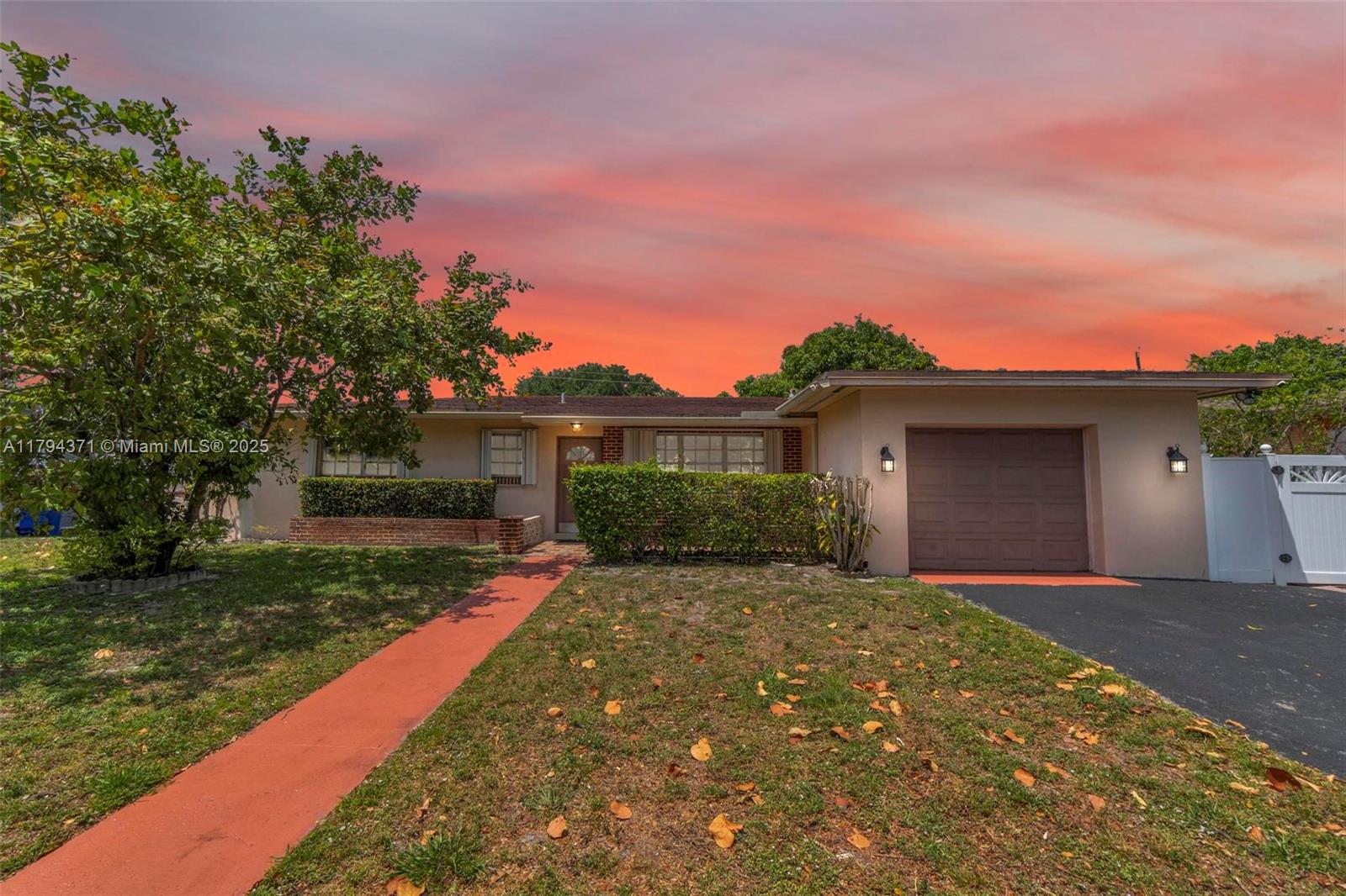 700 NW 76th Ave, Pembroke Pines FL 33024